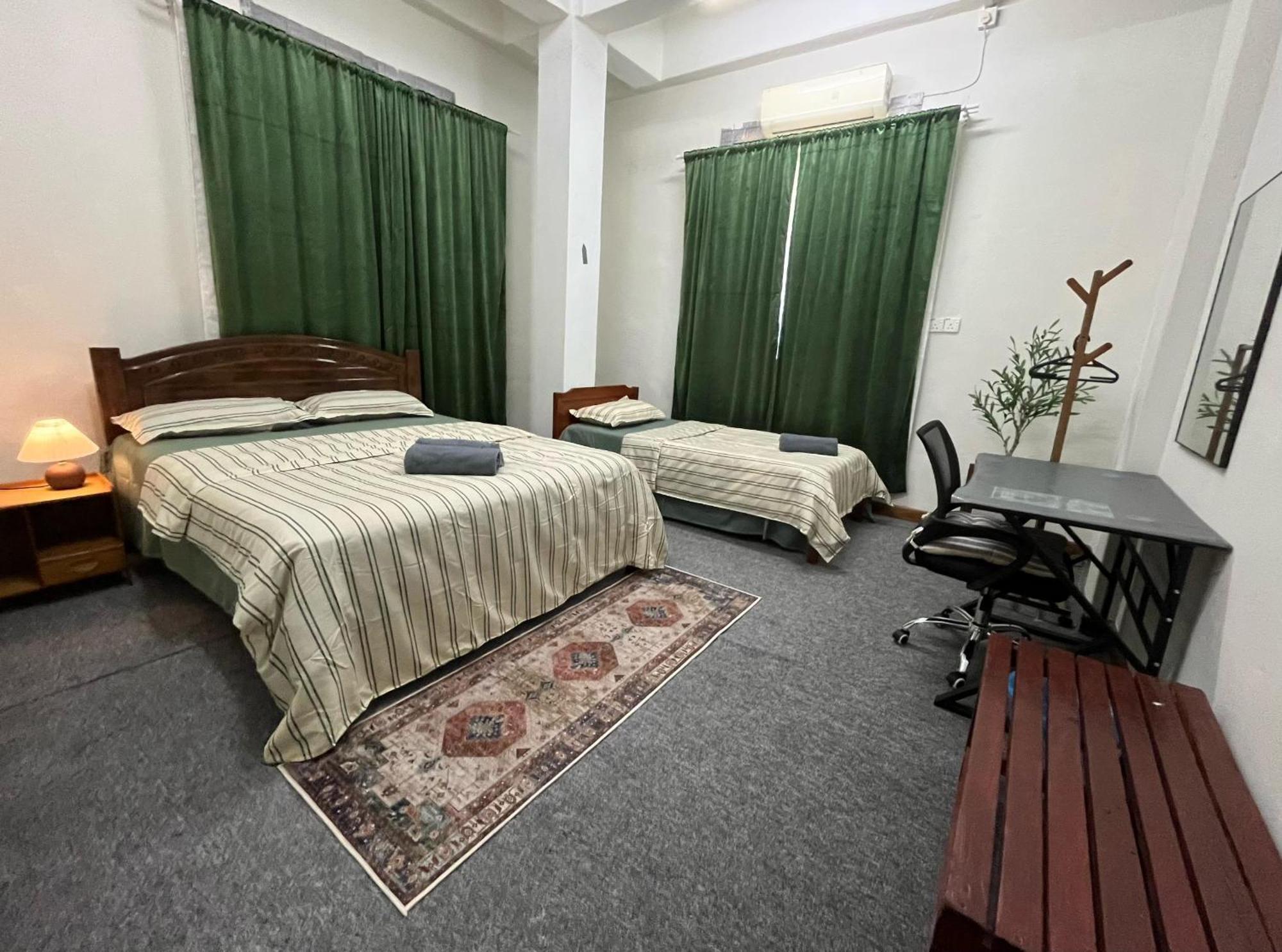 La Wood Homestay Kampung Kuala Besut Exterior photo